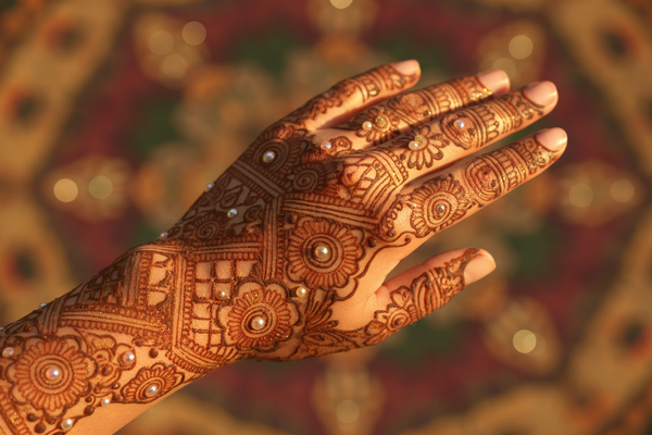 Henna Back Hand Mehndi Design