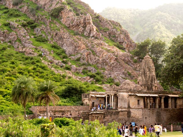 পৃথিবীর ১০ অন্যতম ভূতুড়ে জায়গা