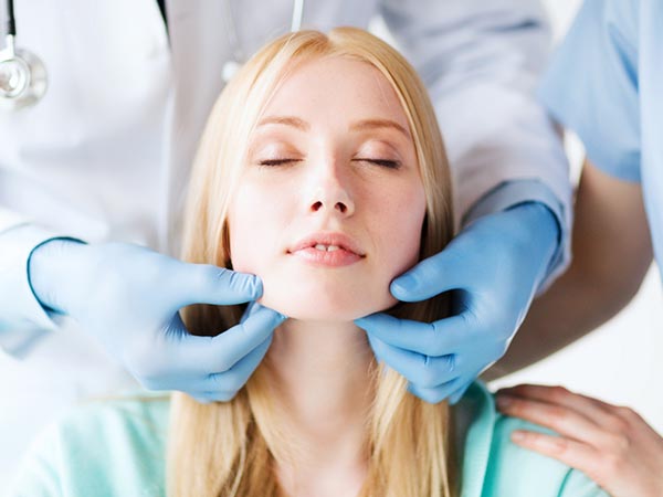 প্লাস্টিক সার্জারি করানোর সময় এইগুলি বিবেচনা করুন