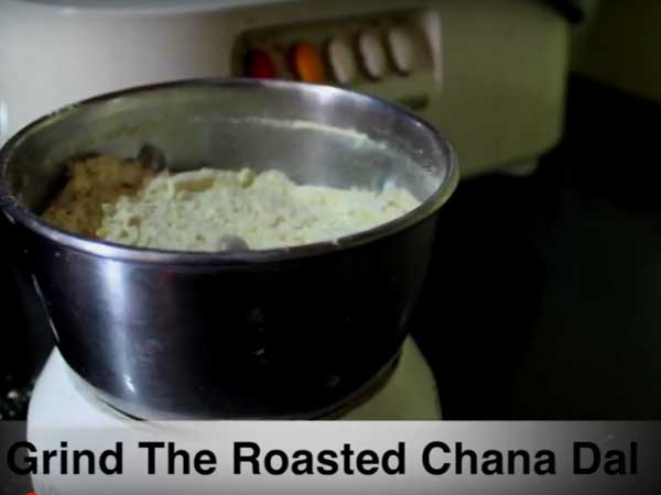 বাড়িতেই বানিয়ে ফেলুন কাজু বরফি