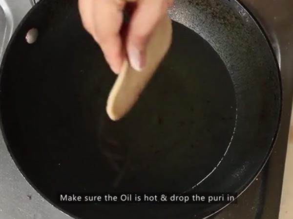 কলা দিয়ে বানিয়ে ফেলুন মিষ্টি লুচি