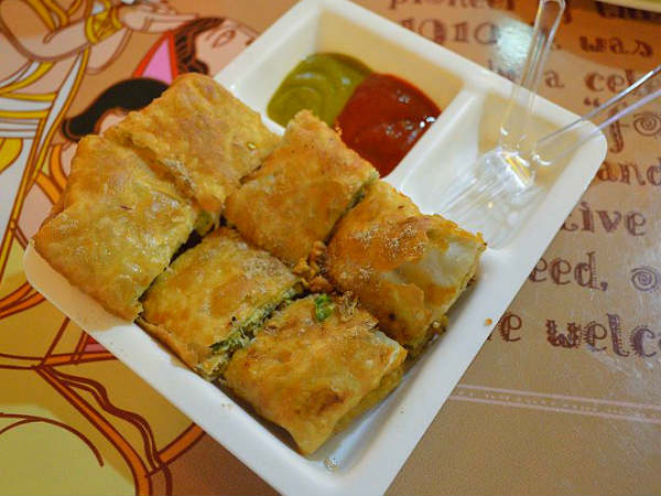 Egg Chicken Mughlai Paratha Recipe