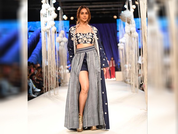 Rakul Preet Singh Turns Showstopper For Khadder Collection