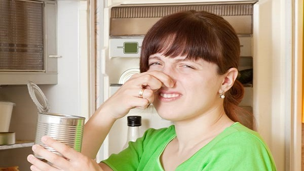 Tips to remove bad smell from the fridge