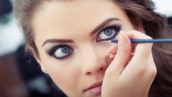 Durga Puja 2023: eye makeup tips
