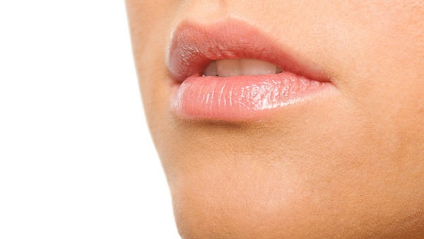 Natural ways to get rid of discoloured lips