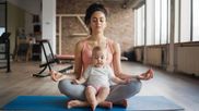 Mother's Day 2026: डिलीवरी के बाद हर महिला को करने चाहिए ये योगासन, जल्दी रिकवरी में मिलेगी मदद