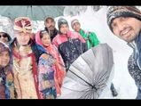 उत्तराखंड में बर्फबारी के बीच हुई अनोखी शादी, 6 किलोमीटर चलकर दूल्हा शादी करने पहुंचा