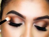खूबसूरत आई-मेकअप के लिए यूज करें मैट आई-मेकअप, पाएं स्टाइलिश अवतार