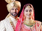 सामने आई राहुल और दिशा की शादी की तस्‍वीरें, देखिएं दोनों का वेडिंग लुक