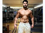 वरुण धवन का फिटनेस सीक्रेट हुआ रिवील, फिट रहने के लिए एक्टर से लें इंस्पीरेशन