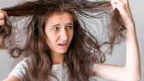 Hair Loss in Teenage: टीनेज में बालों के झड़ने की समस्या से हो गए हैं परेशान, जानिए कारण और बचाव