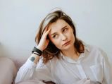 Emotional Manipulation: इन संकेतों से जानेंं रिलेशनशिप में आप इंटेलेक्चुअल बुलिंग के हो रहे हैं शिकार