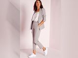 Corporate Fashion: प्रोफेशनल वर्ल्ड में प्रवेश करने जा रही हैं तो इन कॉर्पोरेट लुक को कैरी करें 