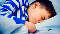 रातभर जागता रहता है आपका बच्‍चा, ये है इनसो‍मन‍िया के लक्षण