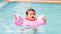 बच्‍चों को स्विमिंग सिखाने की सही उम्र क्‍या है, ये हैं फायदे और इन बातों का रखें ध्‍यान!