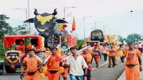 Sawan Kanwar Yatra: बिना रुके लगातार चलकर पूरी की जाती है डाक कांवड़, जानते हैं इस कठिन यात्रा के नियम