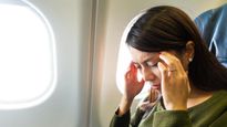 फ्लाइट में खराब हो जाती है तबीयत? एक्‍सपर्ट ने बताया बोर्ड करने से पहले जरुर पिएं ये ड्रिंक