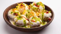 Dahi Bhalla Recipe : होली पर इस तरह बनाए दही भल्ले, मेहमान चाटते रह जाएंगे अंगुलियां