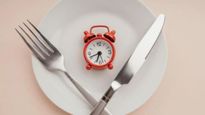 Intermittent Fasting Side Effects: वजन घटाने के लिए कर रहे इंटरमिटेंट फास्टिंग, कहीं बन ना जाएं दिल के मरीज