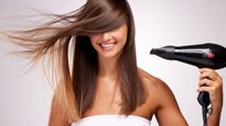 Air Dry Vs Blow Dry : बालों को सुखाने के ल‍िए दोनों में से क्‍या है बेहतर?