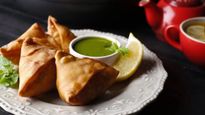 Mutton Keema Samosa Recipe: स्नैक्स में बनाएं रणवीर बरार स्पेशल मटन कीमा समोसा, यह है रेसिपी