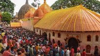 Ambubachi Mela: इस मंदिर में तीन दिन पीरियड्स से गुजरती हैं कामाख्या देवी, भक्तों को मिलता है अनोखा प्रसाद