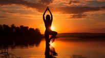 International Yoga Day 2024: Nude योगा क्या है? जो अडल्‍ट के बीच हुआ पॉपुलर, जानें फायदे