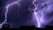 कहर बनी आसमानी बिजली, यूपी में 25 मौतें, कैसे बचें और किन जगहों पर है सबसे ज्यादा खतरा?