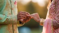 Hariyali Teej2025  Wishes : तीज पर हुई है सगाई, तो मंगेतर को इन खूबसूरत मैसेज से दें बधाई 
