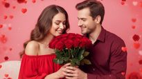 Rose Day Urdu Shayari: महबूब के लिए गुलाब सी महकती उर्दू शायरियां, इन अल्फाजों को सुन खिल उठेगा चेहरा