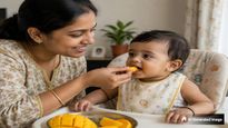 किस उम्र के बच्चों को कितना आम खिलाएं? डॉक्टर ने बताया छोटे बच्चों को आम खिलाने का सही तरीका