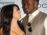 Kim Kardashian  Sells Her Car For Charity