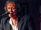 Hippie Icon Receives French Honor