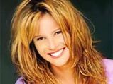 Elle Macpherson Fights Against Cervical Cancer 