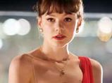 Carrey Mulligan, A Hotel Scavenger!