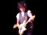 Jeff Beck's Finger Insured  For 700,000 Pounds