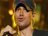 Enrique Iglesias Get Naughty With Friends 