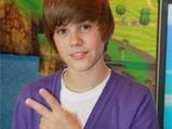 Justin Bieber To Have His Own Trading Card