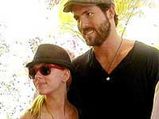 Ryan Reynolds & Scarlett In love?