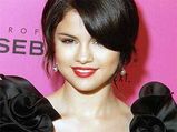 Selena Gomez In Love With A British Artist 