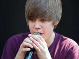 Justin Bieber & Selena's Make Out Issue Disgusts People!