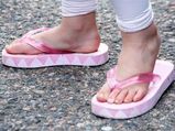 8 Simple Exercises To Cure Flat Feet!