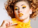 Trend Setting Neon Makeup Tips