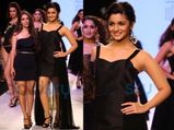 Alia Bhatt Walks At IIJW 2013 Ramp