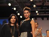 LFW'14: Neha Dhupia Walks For Payal Singhal