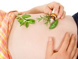 These 7 Well Known Herbs Will Help You To Get Pregnant 