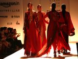 Kiran Uttam Ghosh Presents An Elegant & Exquisite Show 'Silver' At AIFWAW'16 
