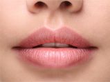 Easy Hacks To Make Your Lips Look Fuller