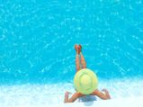 How To Minimize Chlorine Exposure While Swimming 
